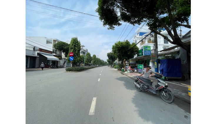 Nhà MT 4 tầng Phước Bình , gần CĐ Kinh tế Đối Ngoại , HXH ,100m2 ,7 phòng, dòng tiền
